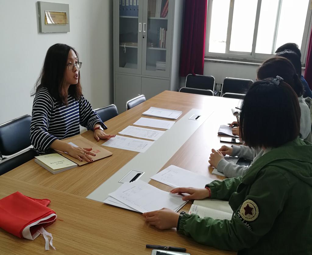 王亦晨同志对入党材料整理工作要点进行详细讲解