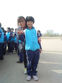 与孩子们开展一对一活动